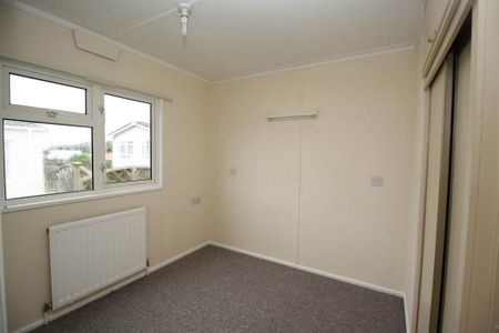 2 bedroom park home to rent - Photo 2