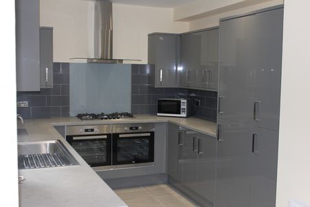 6 Bed Terraced House, Deramore Street, M14 - Photo 4