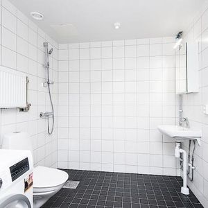 Lägenet 2 rum om 49kvm bästa läget Kansligränd Huddinge - Photo 2