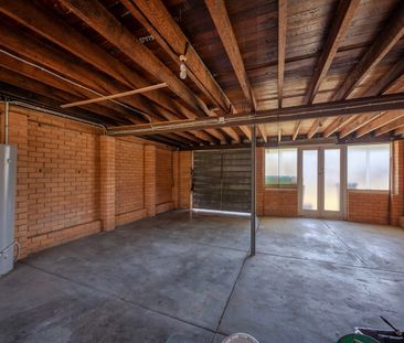 Large Family home in Chermside West!! - Photo 3