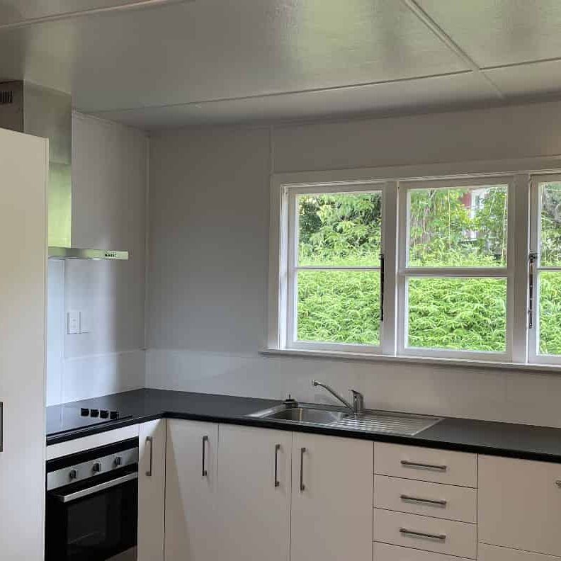 Sunny Two Bedroom Flat - Photo 1