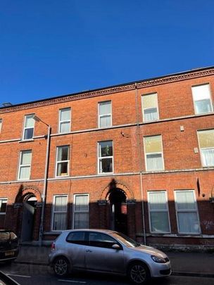 Flat 2-73 Fitzroy Avenue, BT71HT, Belfast - Photo 1