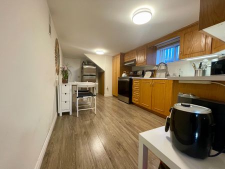 For Lease - 7 Bassett Avenue, Toronto, Ontario - Photo 4