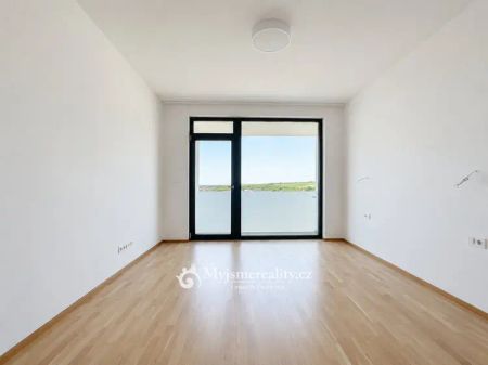 Pronájem, bytu 2+kk s terasou a garážovým stáním, 78 m - Photo 2
