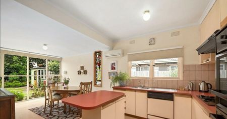 Comfortable Living in a Great Location! - Photo 4
