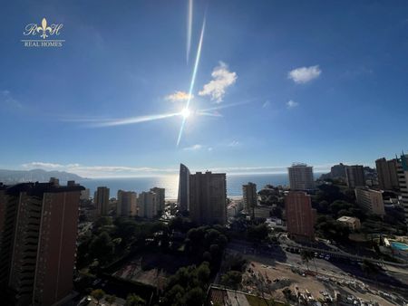 Espectacular apartamento con 2 dormitorios frente a la playa de Poniente en Benidorm - Photo 4