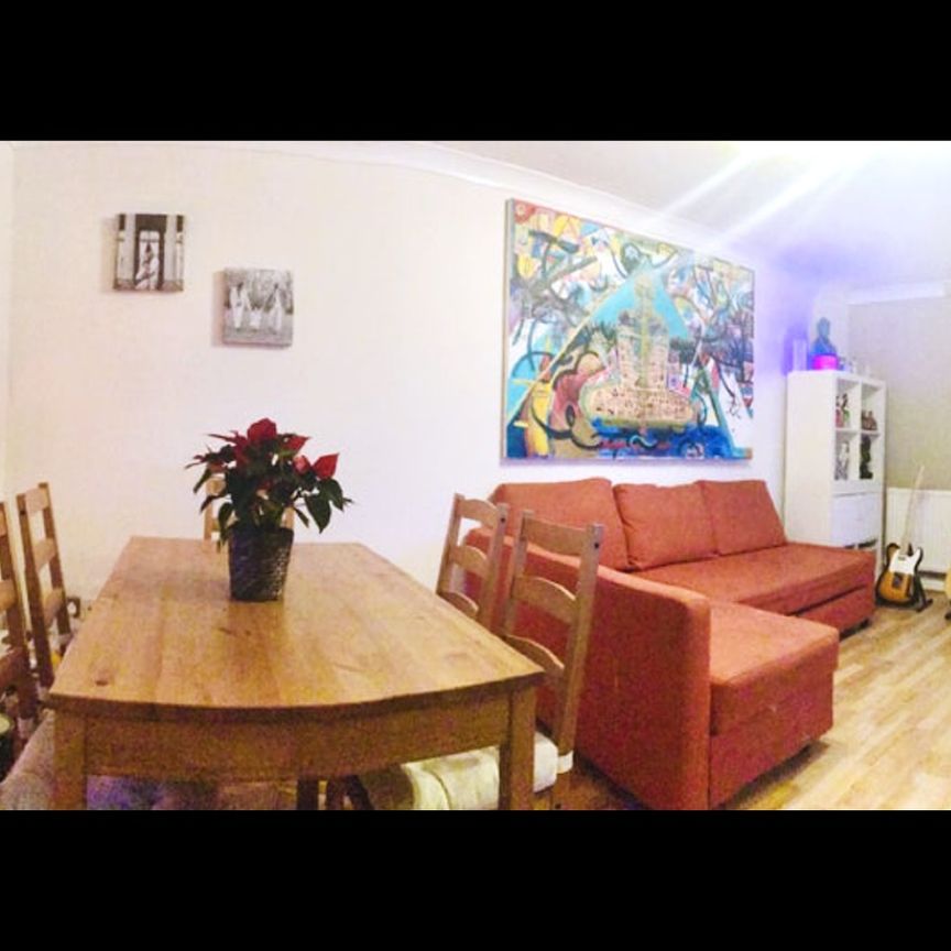 2 Bed Semi-Detached House, Rackham Mews, SW16 - Photo 1