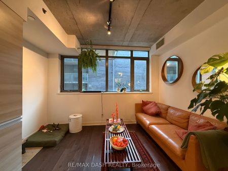 8 Gladstone Lofts - Photo 2