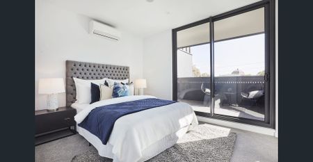 STUNNING VIEWS APARTMENT - Photo 2