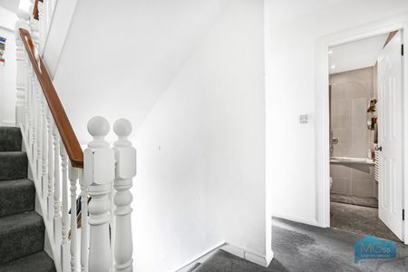 3 bedroom apartment to rent - Photo 2