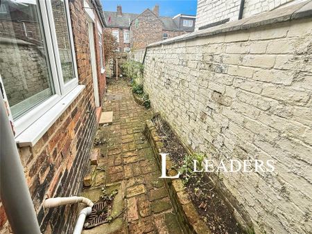 2 bedroom terraced house to rent - Photo 5