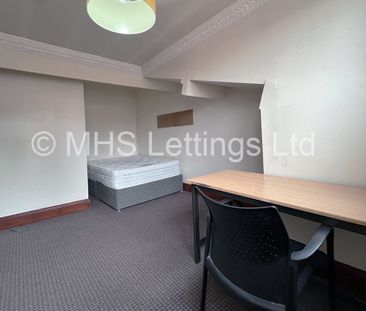 6 Bedroom Mid Terraced House for rent in Manor Drive - Photo 6