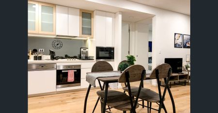 Modern 2-Bedroom Apartment in the Heart of Pyrmont - Photo 2