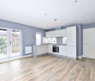 The Broadway, Farnham Common, Farnham Common, SL2 - Photo 6