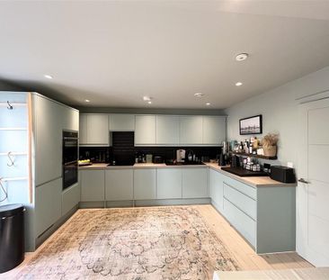 2 bedroom end of terrace house to rent - Photo 5