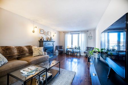 For Lease - 844 Grandview Drive, Oshawa, Ontario - Photo 2