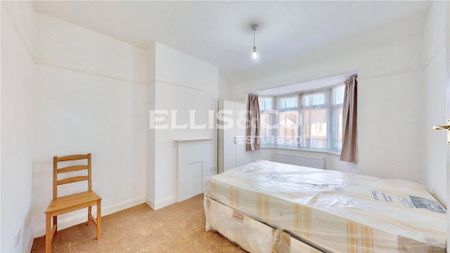 3 bedroom end of terrace house to rent - Photo 2