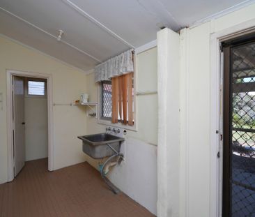 75 Hopkinson Way, Wilson WA 6107 - House For Rent | Domain - Photo 4