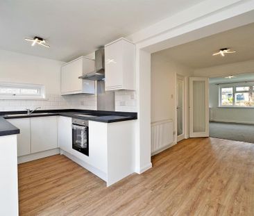 3 bedroom semi-detached house to rent - Photo 6