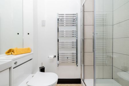 Crown House, Nuneaton, CV11 4BX - Photo 5