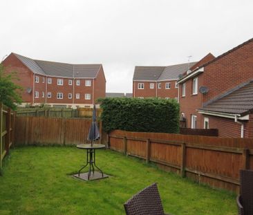 Gladstone Street - Photo 1