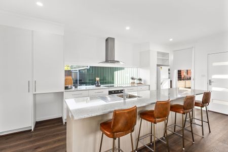 CHIC & UNIQUE BOUTIQUE STUDIO APARTMENT - Photo 3