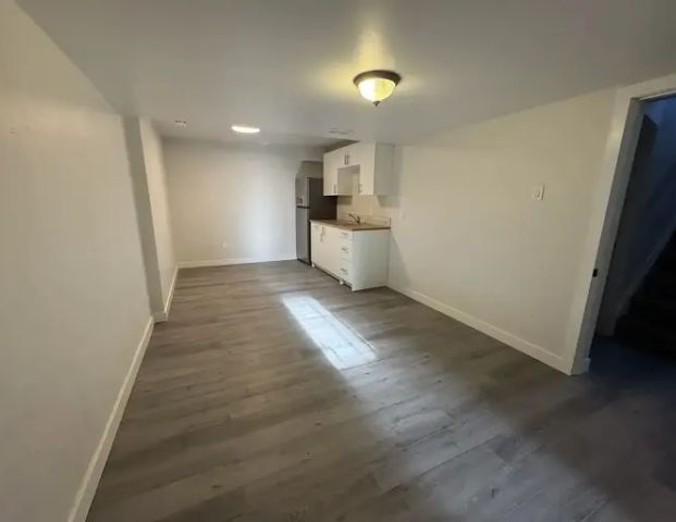 Room for Rent $850/month including utilities | Calgary - Photo 1