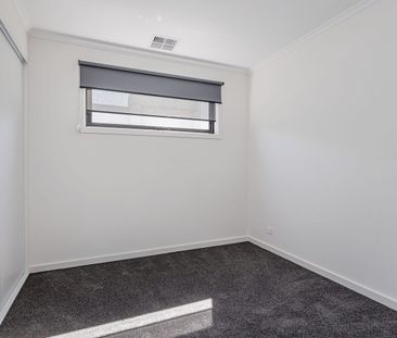 Stunning Modern Property - Photo 2