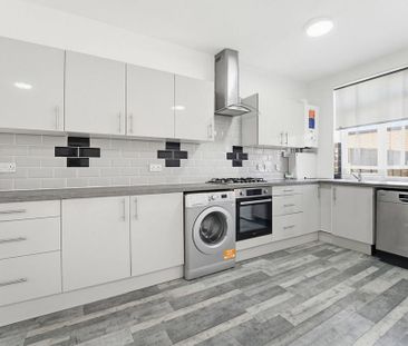 3 bedroom end of terrace house to rent - Photo 5