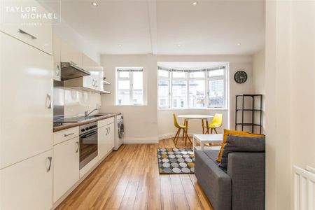 1 bedroom flat to rent - Photo 2