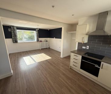 4 bedroom semi-detached house to rent - Photo 1