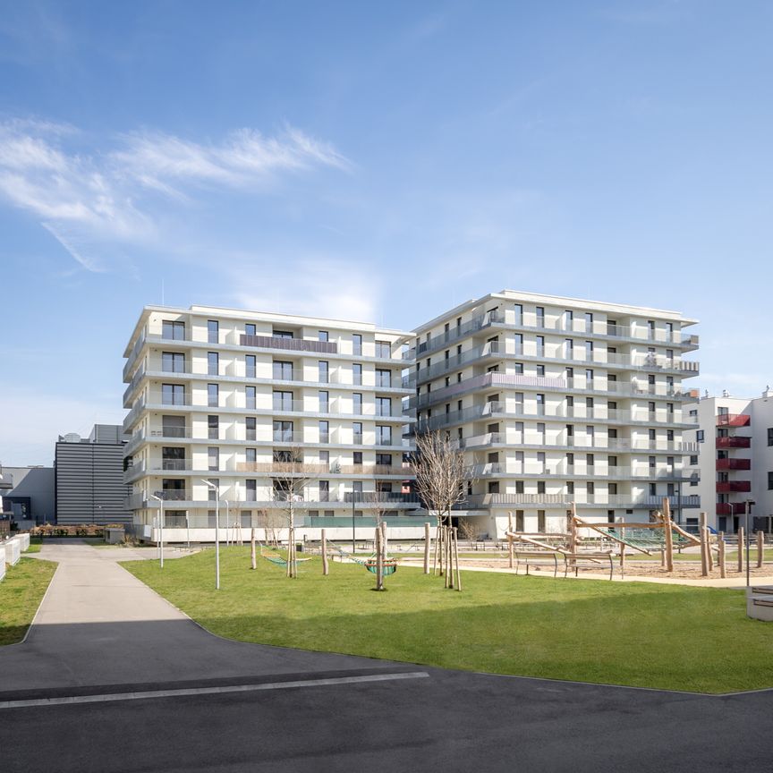 Helle 2-Zimmer-Wohnung mit Balkon & Loggia im Grünen – 22. Bezirk, Adelheid-Popp-Gasse - Foto 1