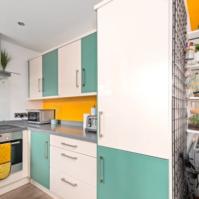 Flat 4, Nook Apartments, 29 Scarborough Street, London, E18DR, UK, London - Photo 1