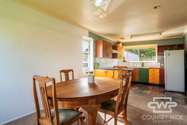 3 Bedroom Rental in an Amazing Area of Town. - Photo 1