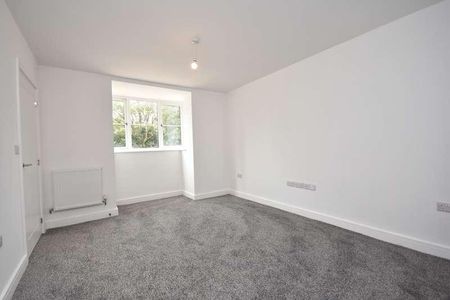 Sanders Lane, Aylesbury, Buckinghamshire, HP21 - Photo 4