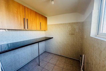 Commercial Road - Photo 5