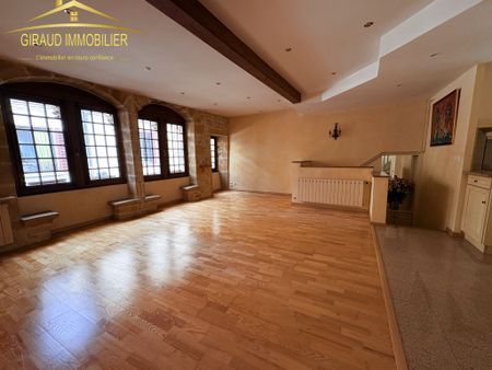 Location Appartement 3 pièces 76m² CHARLIEU 42190 - Photo 2