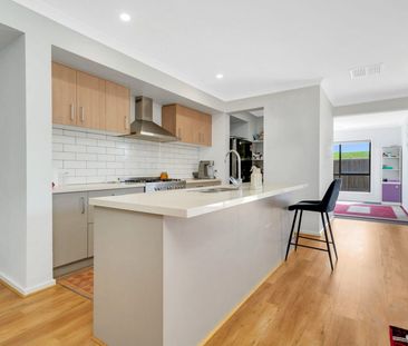 Your Dream Family Home Awaits: Modern 4-Bedroom Haven with Stunning... - Photo 2