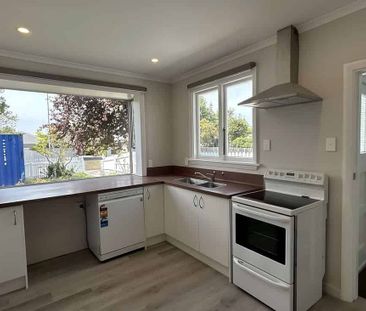 Lovely 3BR Home in Bryndwr - Photo 3