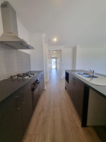 Brand New Luxury Living - Photo 4