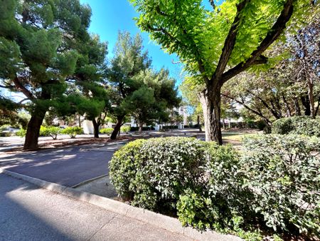 Location Appartement 3 pièces 49m² MARSEILLE 13ème - Photo 4