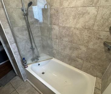 4 bedroom flat share to rent - Photo 5