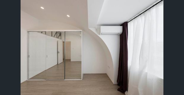 New York Style 2 Bedroom Loft In Central Location - Photo 1