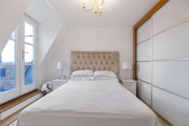 An exceptional one-bedroom penthouse apartment on Ham Common - Photo 1