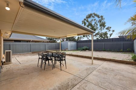 Bright & Spacious Three Bedroom Home in Salisbury North! - Photo 4