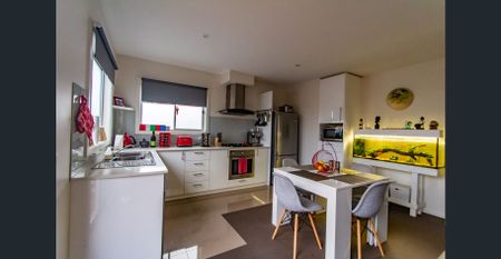 Space, Style & 60m2 of Outdoor Living! - Photo 5