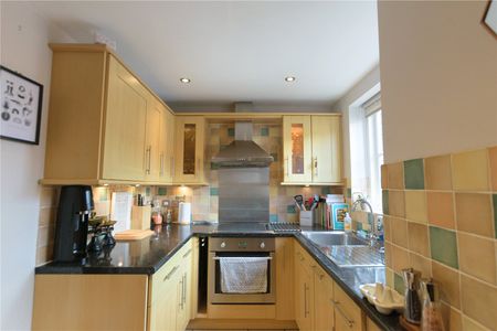 2 bedroom apartment to rent - Photo 4