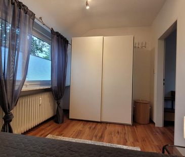 Möblierte Zwei Zimmer -Wohnung - Photo 1