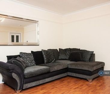 2 Bed Flat, Springhill Road, AB16 - Photo 1