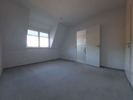 +++ 4 Zimmer Maisonette Wohnung mit Balkon, Einbauküche sowie 2 Stellplätzen +++ - Photo 2